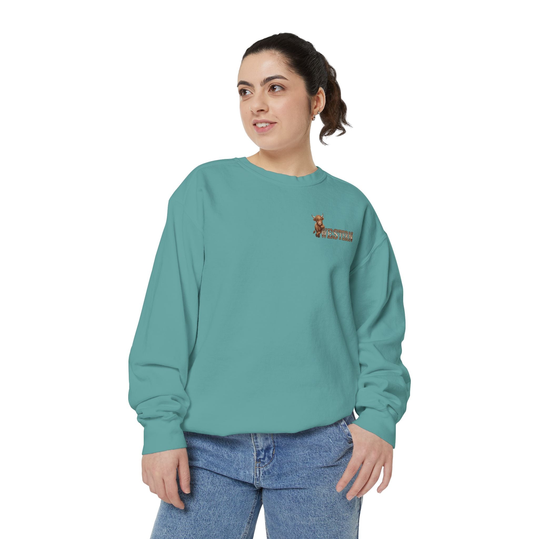Western Highland Cow Graphic Sweatshirt – Rustic Casual Pullover