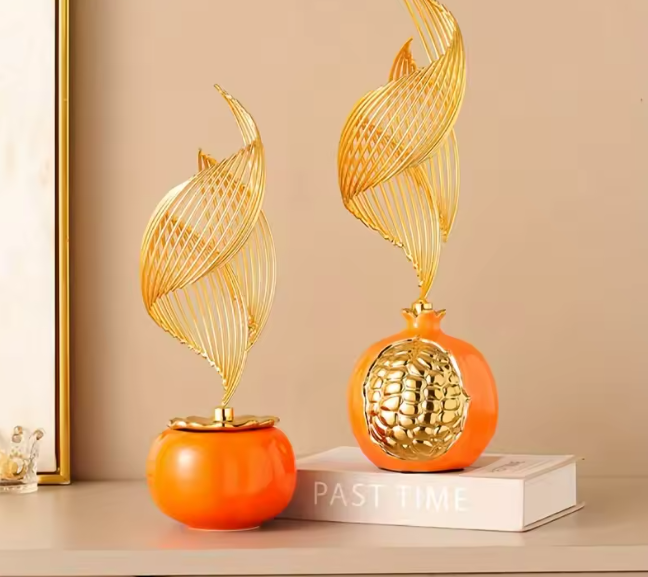 Ceramic Statue Nordic Creative Light Luxury Living Room Decoration Sculptures and Figurines Office Desk Accessories Room Decor