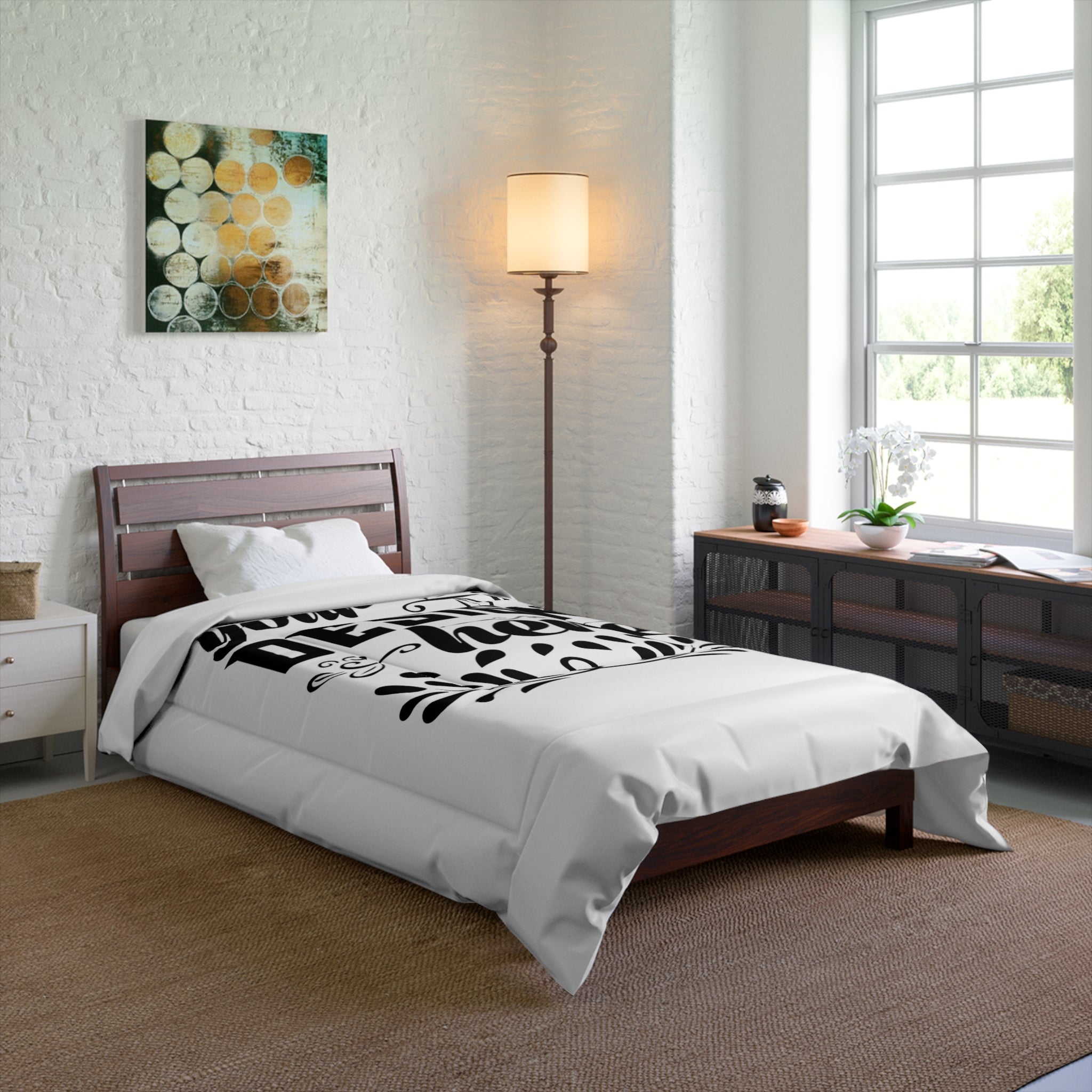 Customizable Polyester Comforter with Quilted Pattern and Bright White Back