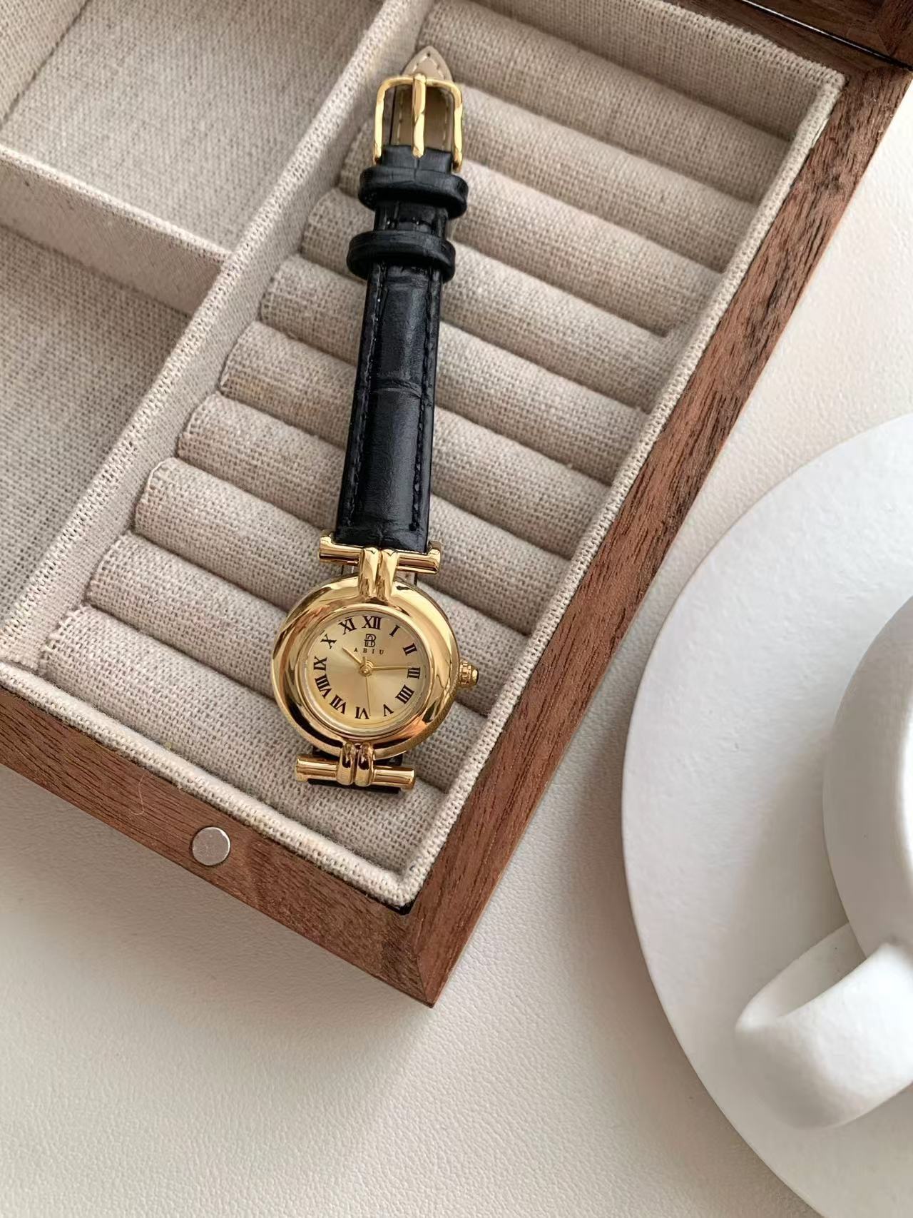 Nameria Vintage Quartz Watch Leather Strap 23mm Dial 7mm Slim